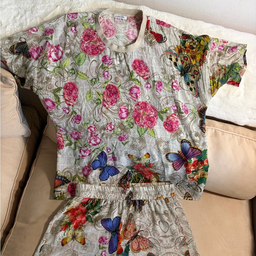 100% Silk Johnny Was Pink and Cream Floral Top and bottom set size M.